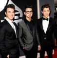 /album/galeria-de-fotos/jonas-brothers-2010-grammys-jpg/